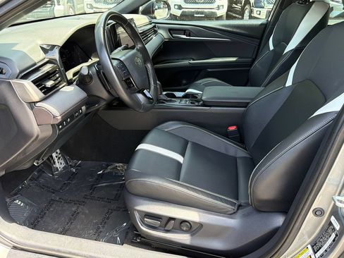 Used 2025 Toyota Camry SE w/ Convenience Package FWD image 17