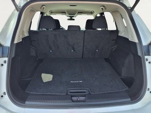Used 2025 Nissan Rogue SV AWD/4WD image 6