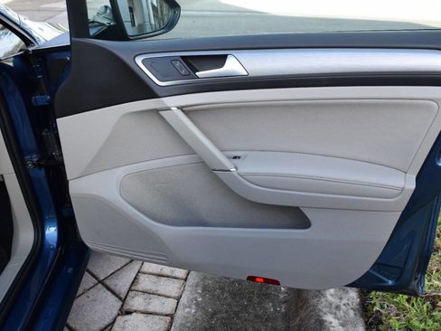 Used 2015 Volkswagen Golf TDI SE image 72