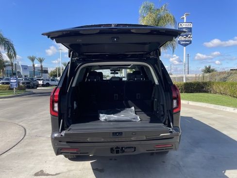 New 2025 Ford Expedition Active image 27