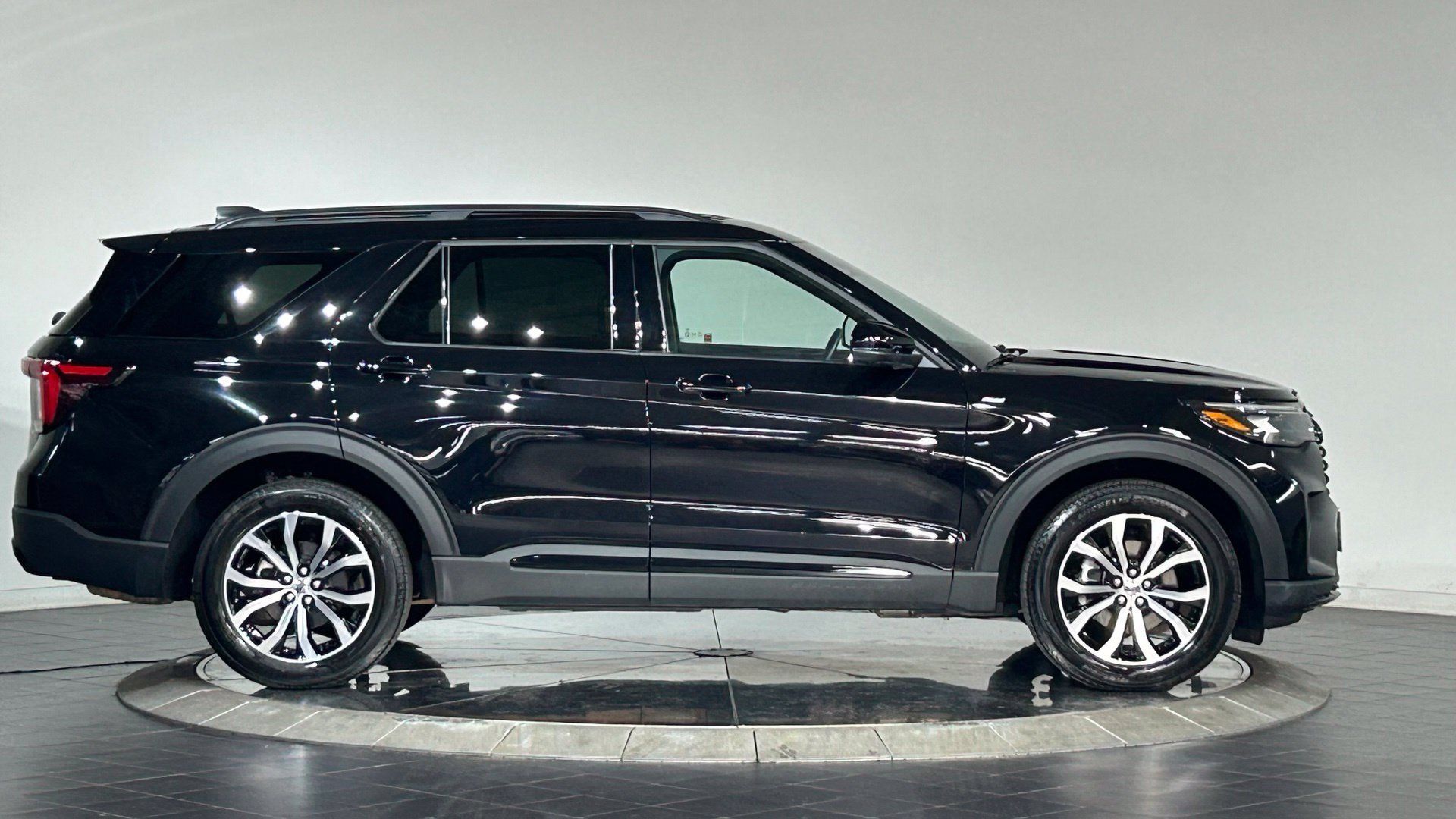 Used 2026 Ford Explorer ST-Line AWD/4WD image 11