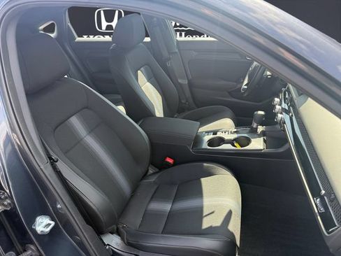 Used 2025 Honda Civic Sport image 15