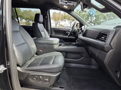 Certified 2025 Chevrolet Suburban Z71 image 26