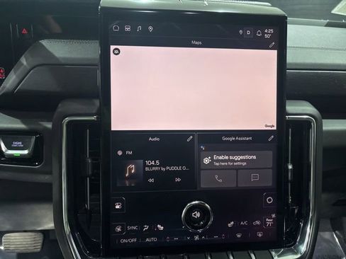 Used 2025 GMC Yukon XL Denali image 24