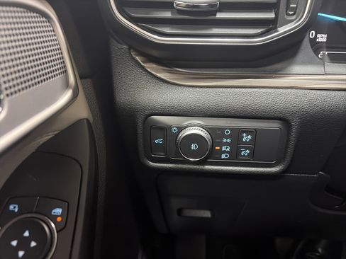 Used 2020 Ford Explorer Limited image 18