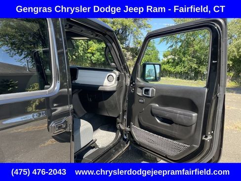 Used 2024 Jeep Wrangler Unlimited w/ Convenience Group AWD/4WD image 7