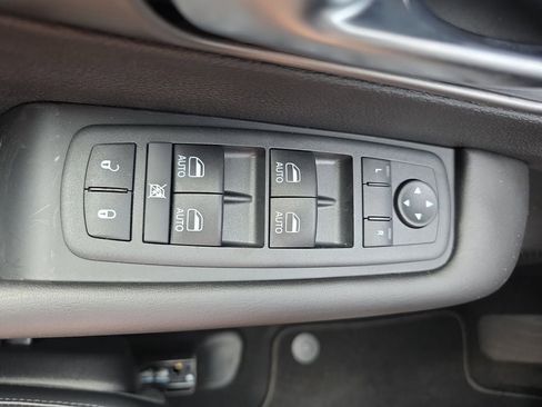 New 2027 Chrysler Pacifica Select AWD/4WD image 31