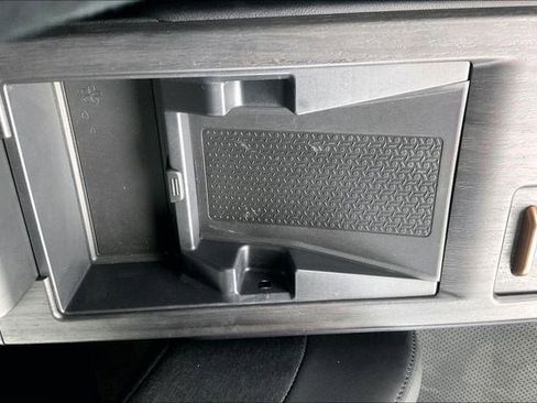 Used 2023 Nissan Ariya AWD image 37