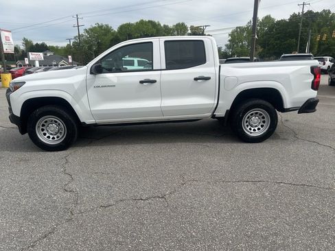 Used 2023 Chevrolet Colorado W/T image 5