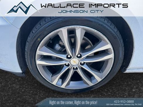 Used 2023 Chevrolet Malibu LT w/ Driver Confidence Package FWD image 9