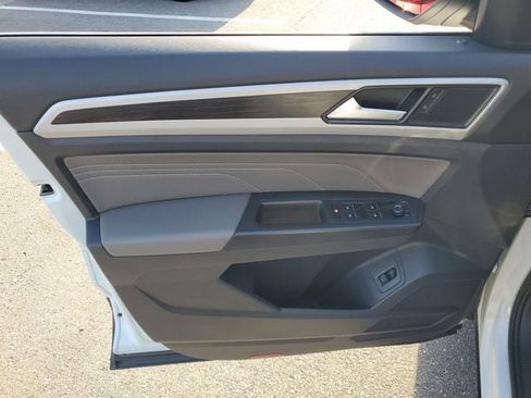 Certified 2023 Volkswagen Atlas SE FWD image 15