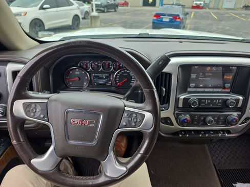 Used 2015 GMC Sierra 1500 SLT w/ SLT Crew Cab Value Package AWD/4WD image 14