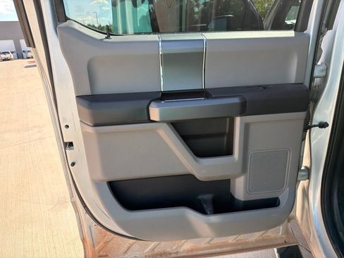 Used 2017 Ford F150 XLT w/ Equipment Group 301A Mid AWD/4WD image 14