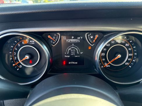 Used 2021 Jeep Wrangler Unlimited Sport image 18