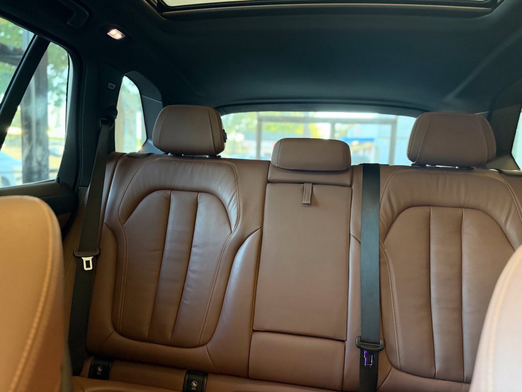 Used 2019 BMW X5 xDrive40i w/ Convenience Package AWD/4WD image 12