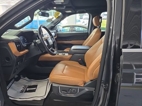 Used 2023 Ford Expedition Platinum AWD/4WD image 14