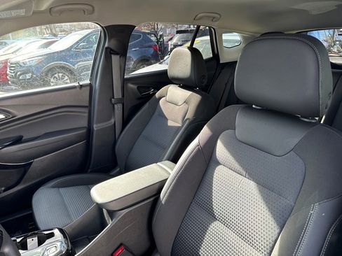 Used 2024 Chevrolet Trax LT image 19