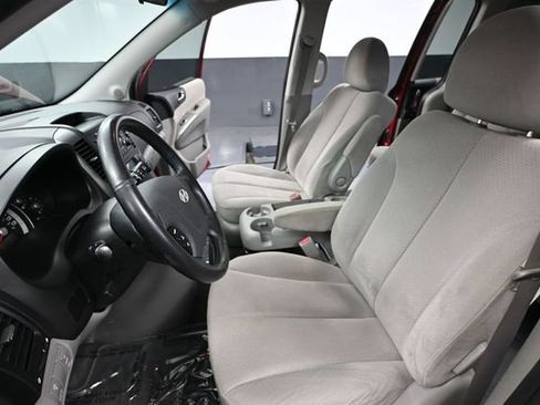 Used 2008 Hyundai Entourage GLS FWD image 20