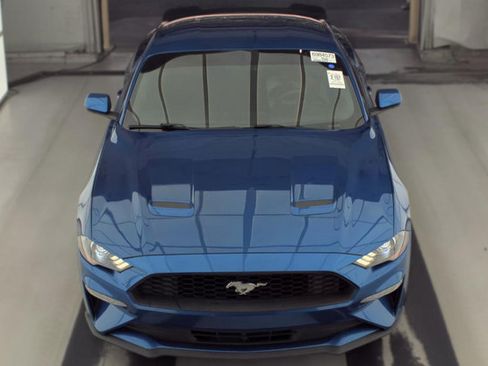 Used 2018 Ford Mustang Coupe RWD image 2