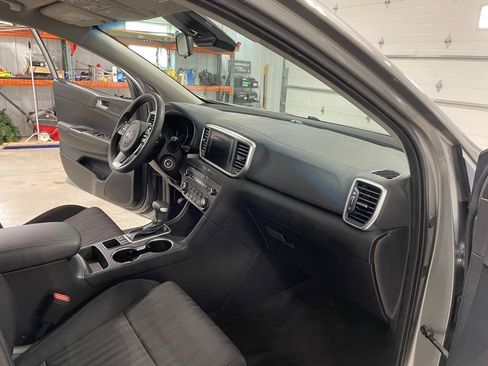 Used 2020 Kia Sportage LX AWD/4WD image 20
