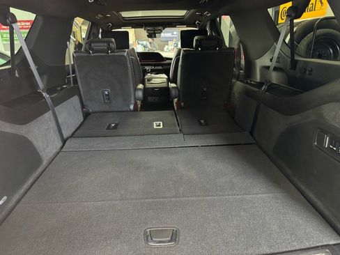 Used 2021 Cadillac Escalade ESV Sport w/ LPO, Illumination Package image 9