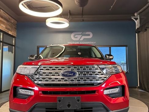 Used 2021 Ford Explorer XLT w/ Equipment Group 202A AWD/4WD image 8