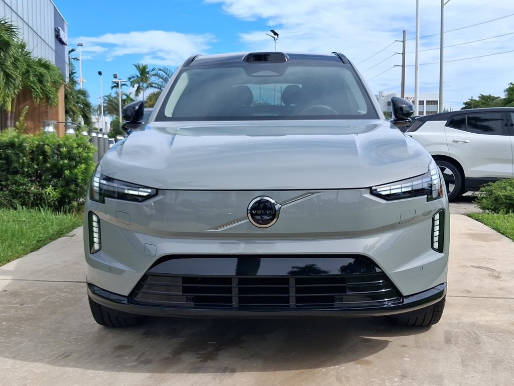 Certified 2025 Volvo EX90 Plus w/ Protection Package Premier AWD/4WD image 2