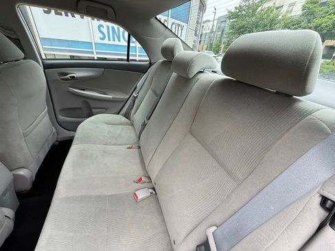 Used 2013 Toyota Corolla LE FWD image 28