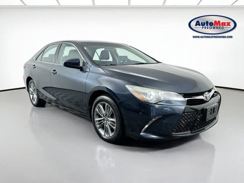 Used 2017 Toyota Camry SE FWD image 1