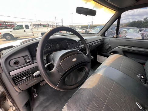 Used 1993 Ford F150 XL image 26