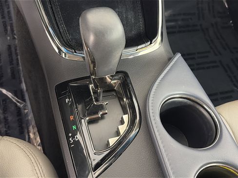 Used 2015 Toyota Avalon XLE Touring FWD image 22