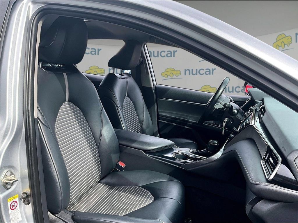 Used 2019 Toyota Camry SE FWD image 10