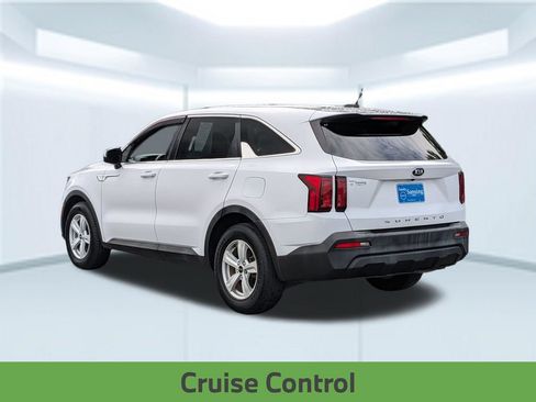 Used 2021 Kia Sorento LX FWD image 4