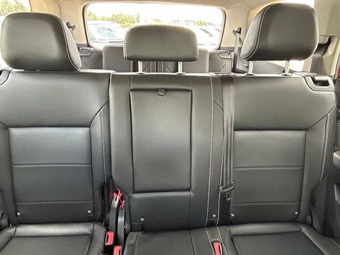 Certified 2023 Volkswagen Atlas SE FWD image 13