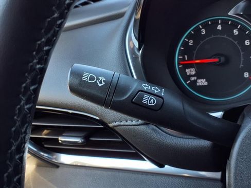 Used 2023 Chevrolet Traverse LT image 25