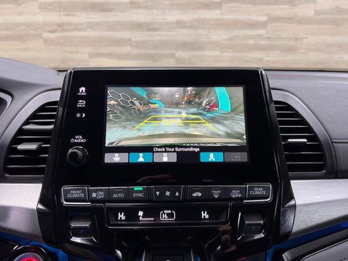 Used 2024 Honda Odyssey Touring image 8