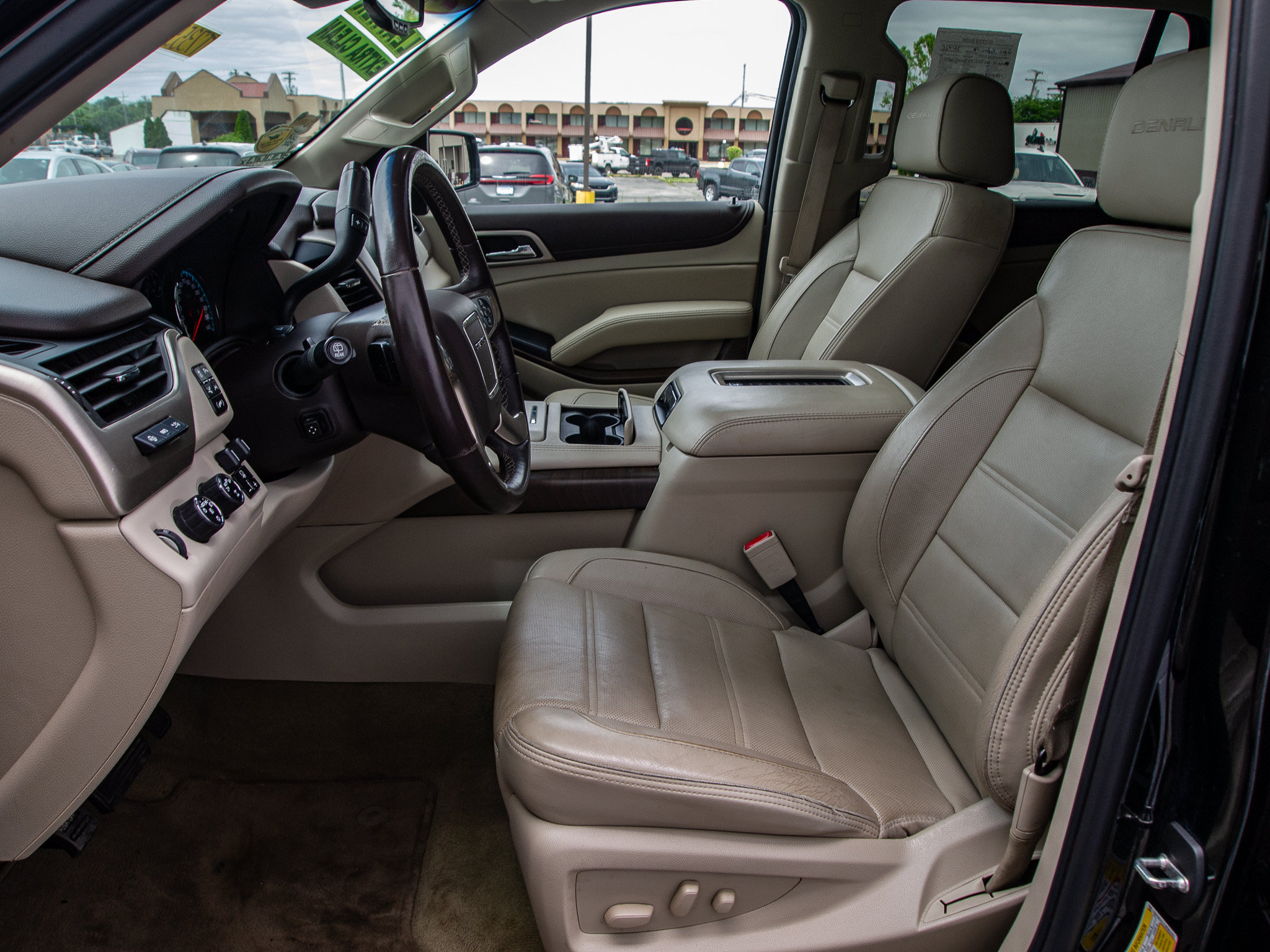 Used 2018 GMC Yukon Denali w/ Open Road Package AWD/4WD image 13