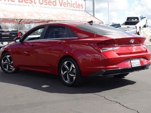 Used 2023 Hyundai Elantra Limited image 9