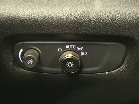 Used 2024 Chevrolet Traverse RS FWD image 22