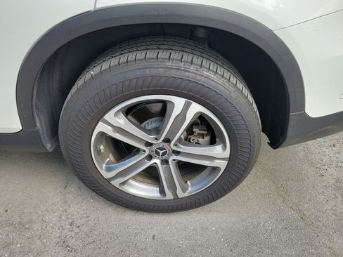 Used 2021 Mercedes-Benz GLC 300 4MATIC image 7
