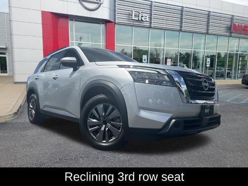 Certified 2024 Nissan Pathfinder SV AWD/4WD image 17