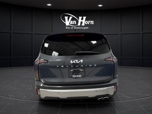 Used 2024 Kia Telluride EX image 14