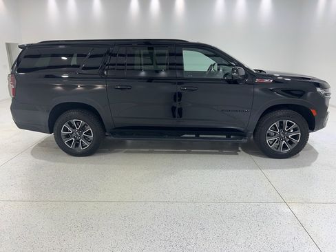 Used 2023 Chevrolet Suburban Z71 w/ Luxury Package image 5