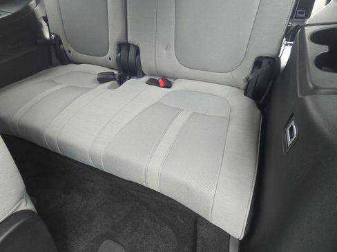 Used 2023 Honda Pilot LX image 14
