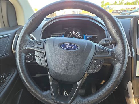 Used 2023 Ford Edge SE AWD/4WD image 11