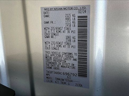 Used 2024 Nissan Rogue S AWD/4WD image 19