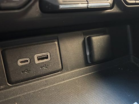 Used 2023 Chevrolet Suburban Premier image 30