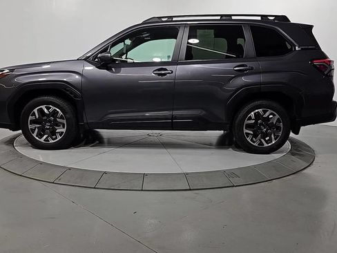 Used 2026 Subaru Forester Premium AWD/4WD image 2