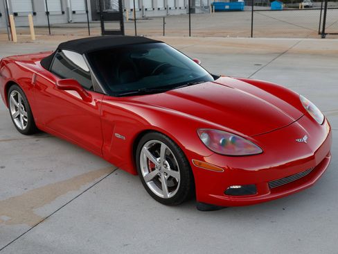 Used 2007 Chevrolet Corvette Convertible w/ Preferred Equipment Group RWD image 21