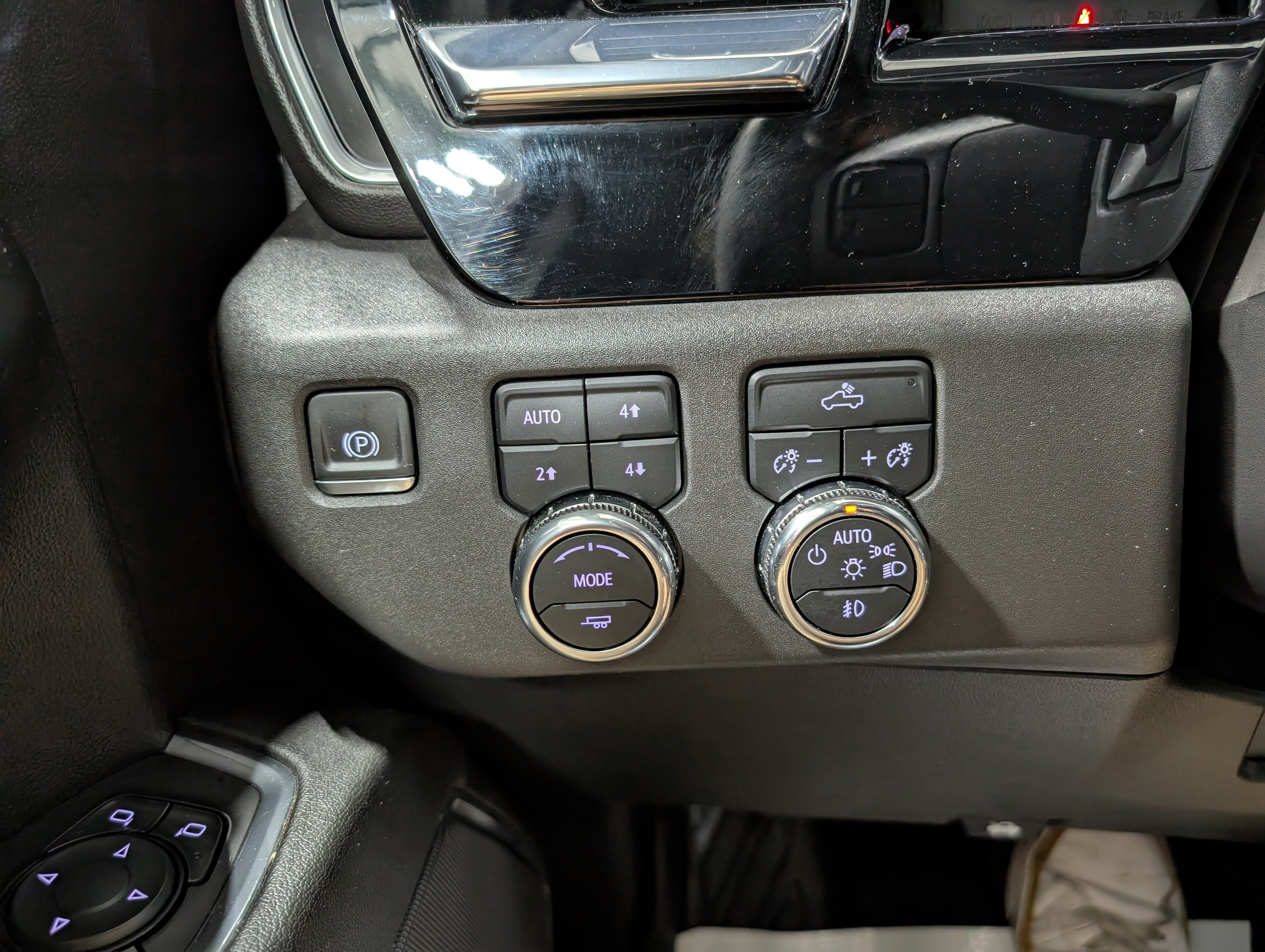 Used 2024 GMC Sierra 1500 Elevation w/ X31 Off-Road Package AWD/4WD image 22